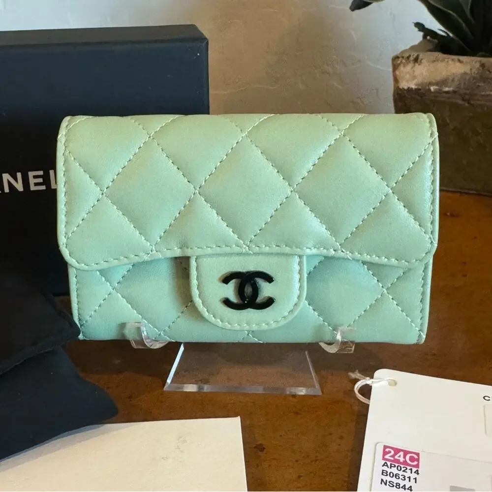 CHANEL Light Green Classic Flap Card Holder Black HW NWT - Picture 3 of 12